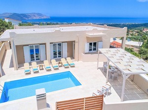 Holiday Kourna Persons Bedrooms | Kournas