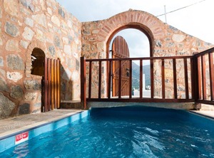 Holiday Plaka Persons Bedrooms | Mavrikiano