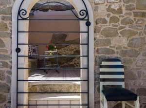 Dion Artist Stone Countryside | Sitia