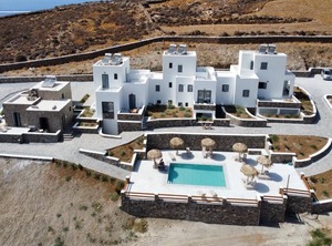 Pelican Paros | Krotiri