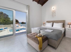 Villa Alonaki Bay | Chalikounas