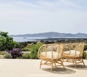 Pelican Paros 