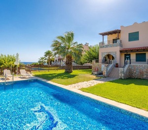 Spiros Beach Villa 