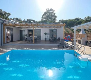 Villa Eleonas Swimming 