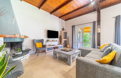 Chlomatiana Apartment | 100 m² Apartment ∙ 3 bedrooms ∙ 8 guests