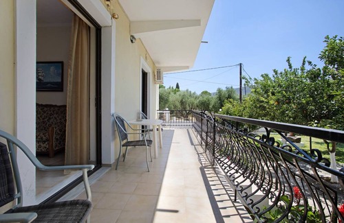 Agia Marina Apartment | 100 m² Apartment ∙ 3 bedrooms ∙ 5 guests
