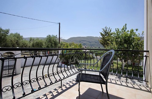 Agia Marina Apartment | 100 m² Apartment ∙ 3 bedrooms ∙ 5 guests