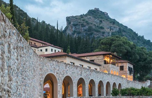 Mystras Hotel | 100 m² Hotel ∙ 2 bedrooms ∙ 127 guests