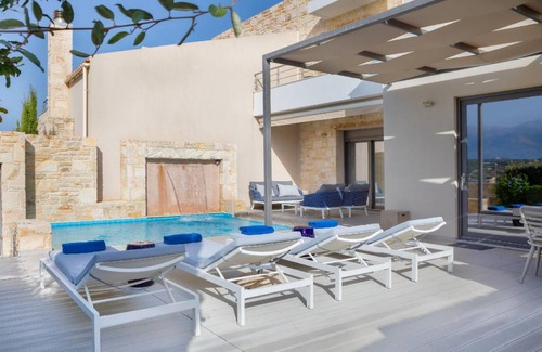 Plaka House | 100 m² House ∙ 2 bedrooms ∙ 5 guests