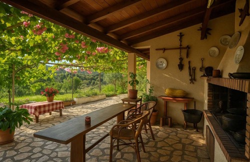 Antipernoi House | 100 m² House ∙ 3 bedrooms ∙ 6 guests