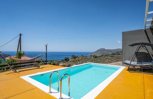 Mirthios House | 100 m² House ∙ 3 bedrooms ∙ 6 guests