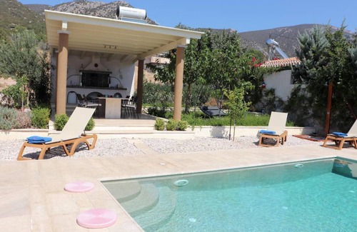 Kilada House | 100 m² House ∙ 3 bedrooms ∙ 8 guests