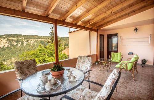 Tsourouniana House | 100 m² House ∙ 3 bedrooms ∙ 8 guests
