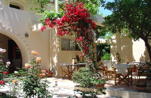 Stalos Apartment | 100 m² Serviced apartment ∙ 127 guests