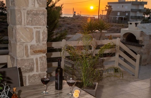 Neo Kalamaki Villa | 100 m² Villa ∙ 3 bedrooms ∙ 7 guests