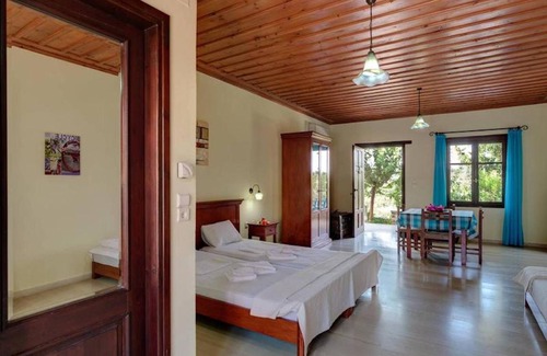 Douliana Apartment | 1000 m² Apartment ∙ 8 bedrooms ∙ 21 guests