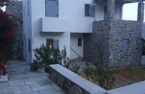 Livadi House | 107 m² House ∙ 4 bedrooms ∙ 10 guests