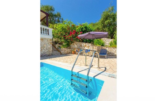 Paxos Villa | 109 m² Villa ∙ 3 bedrooms ∙ 7 guests