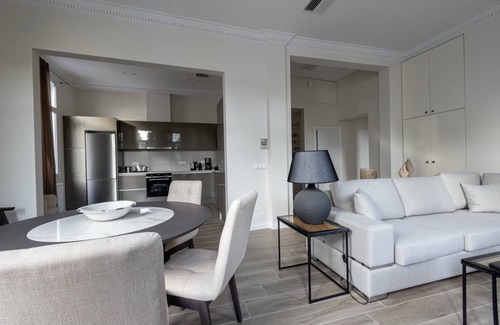 Plaka Apartment | 110 m² Apartment ∙ 2 bedrooms ∙ 5 guests