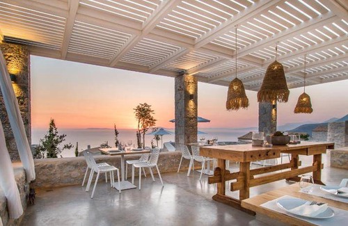Areopoli Hotel | 110 m² Hotel ∙ 2 bedrooms ∙ 20 guests