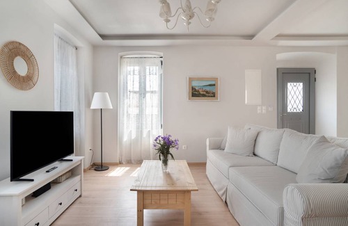 Kilada House | 112 m² House ∙ 3 bedrooms ∙ 7 guests
