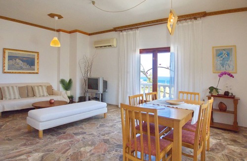 Kato Stalos Apartment | 120 m² Apartment ∙ 3 bedrooms ∙ 7 guests