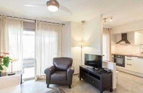 Ormos Panagias Apartment | 120 m² Apartment ∙ 3 bedrooms ∙ 127 guests