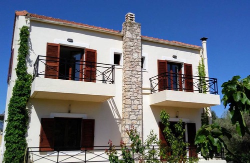Monopari House | 120 m² House ∙ 3 bedrooms ∙ 5 guests