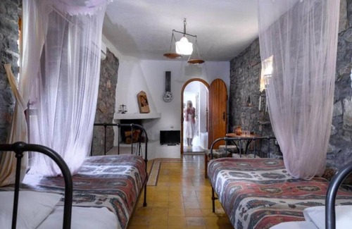 Mavrikiano House | 120 m² House ∙ 3 bedrooms ∙ 6 guests