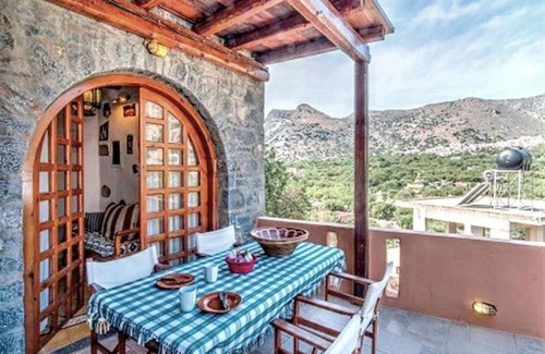 Mavrikiano House | 120 m² House ∙ 3 bedrooms ∙ 6 guests