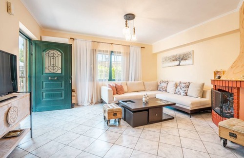 Salakos House | 120 m² House ∙ 3 bedrooms ∙ 6 guests