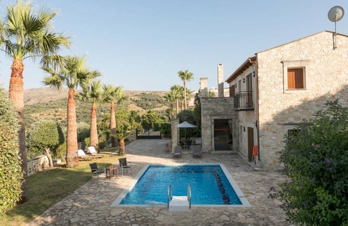 Agia Triada House | 120 m² House ∙ 3 bedrooms ∙ 6 guests