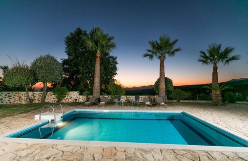 Agia Triada House | 120 m² House ∙ 3 bedrooms ∙ 6 guests