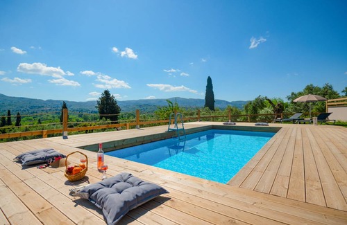 Termenades House | 120 m² House ∙ 3 bedrooms ∙ 7 guests
