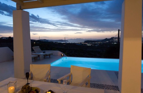Santorini Villa | 120 m² Villa ∙ 3 bedrooms ∙ 8 guests