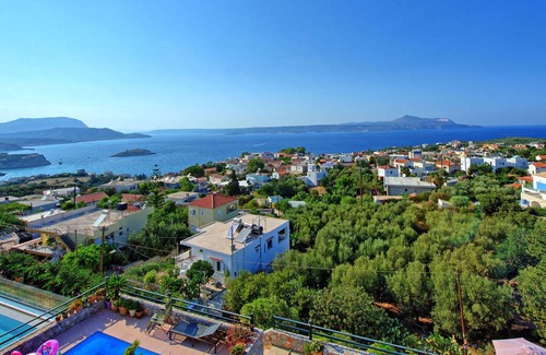 Plaka Villa | 120 m² Villa ∙ 3 bedrooms ∙ 6 guests