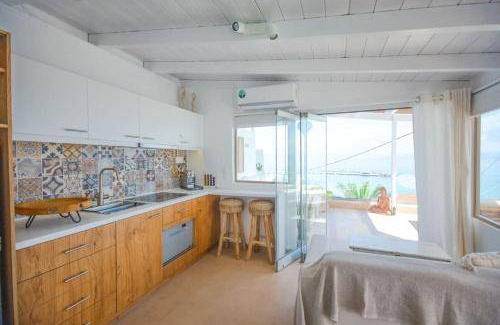 Milos Villa | 120 m² Villa ∙ 3 bedrooms ∙ 6 guests