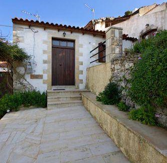Makhairoi House | 130 m² House ∙ 2 bedrooms ∙ 6 guests