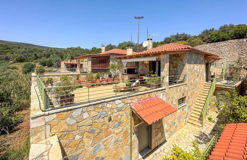 Lerna House | 130 m² House ∙ 4 bedrooms ∙ 9 guests