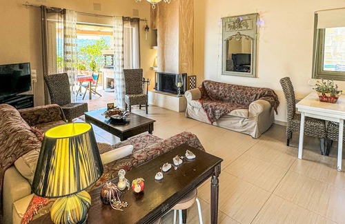 Lerna House | 130 m² House ∙ 4 bedrooms ∙ 9 guests