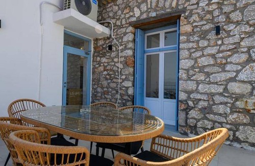 Pylos Apartment | 136 m² Apartment ∙ 3 bedrooms ∙ 6 guests