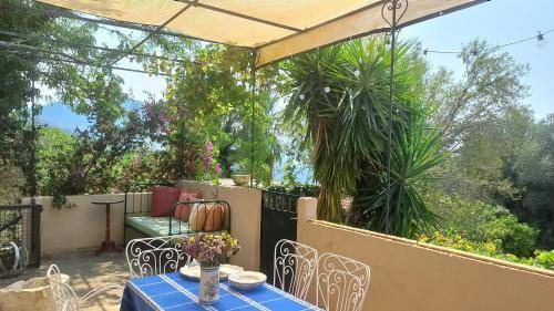 Assos House | 140 m² House ∙ 4 bedrooms ∙ 8 guests