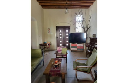 Alinda House | 140 m² House ∙ 3 bedrooms ∙ 5 guests