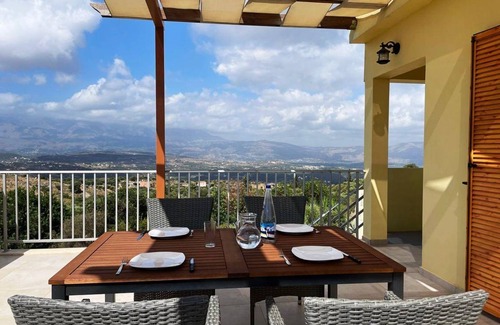 Drapanos House | 140 m² House ∙ 4 bedrooms ∙ 8 guests