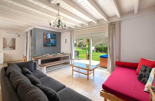 Kolymbia House | 140 m² House ∙ 4 bedrooms ∙ 10 guests