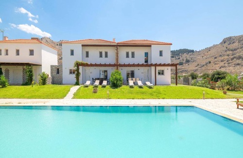 Kolymbia House | 140 m² House ∙ 4 bedrooms ∙ 11 guests