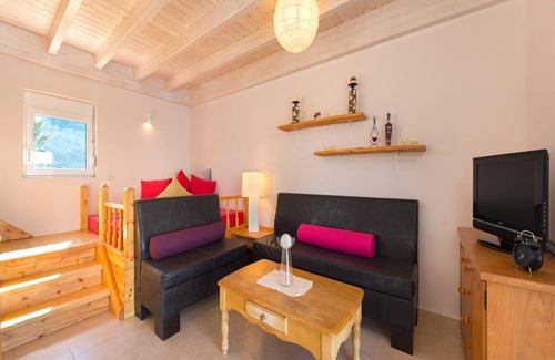 Kolymbia House | 140 m² House ∙ 4 bedrooms ∙ 11 guests