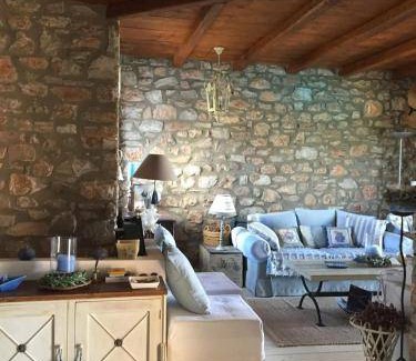 Krotiri House | 140 m² House ∙ 4 bedrooms ∙ 6 guests