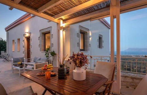 Zerviana Resort | 140 m² Resort ∙ 3 bedrooms ∙ 8 guests