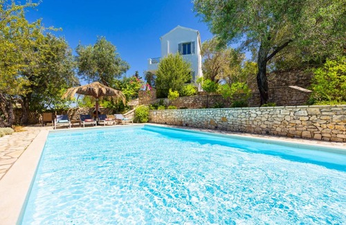 Longos Villa | 140 m² Villa ∙ 2 bedrooms ∙ 4 guests